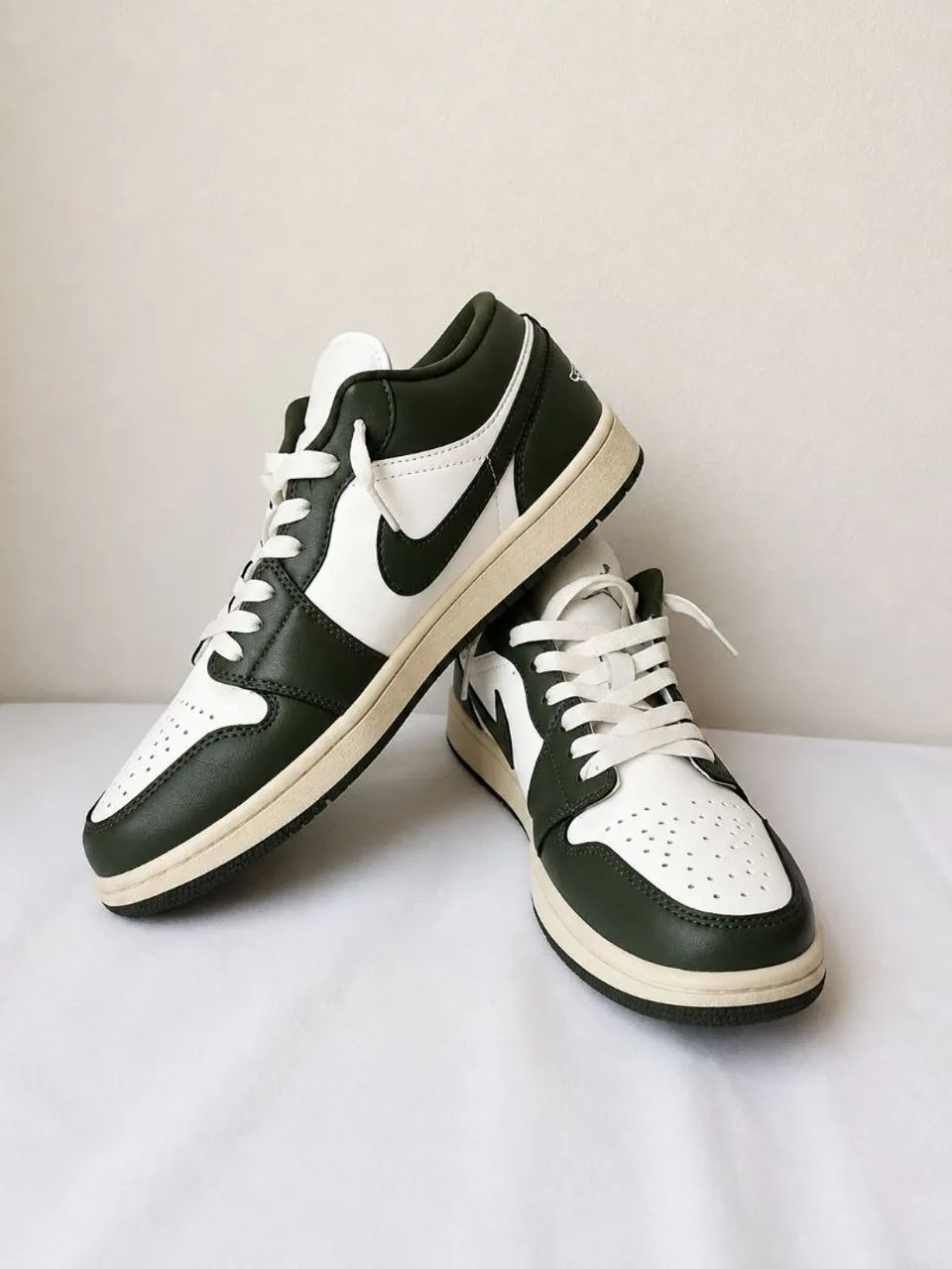 Tênis Nike Air Jordan 1 Low Medium Olive 41 - Foto 2