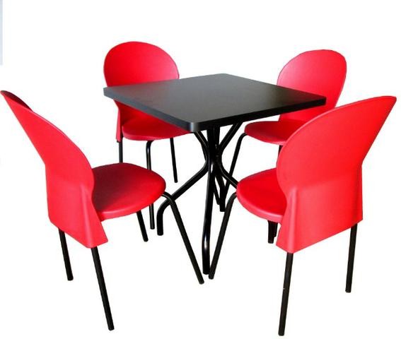 Lindo jogo de mesa com 4 cadeiras perfeito para buffets, restaurantes, bares e refeitórios