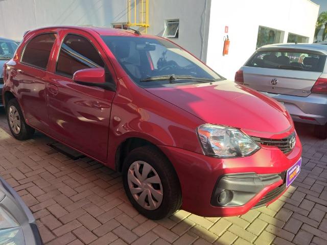 Toyota Etios mec 1.3 2018 completo ipva 19 grátis