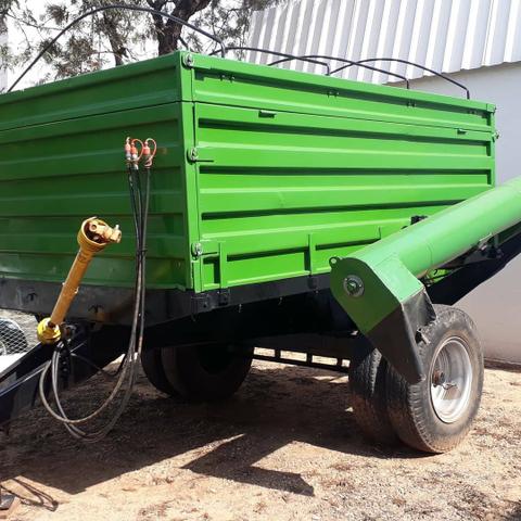 Carreta graneleira stara 7500 kg