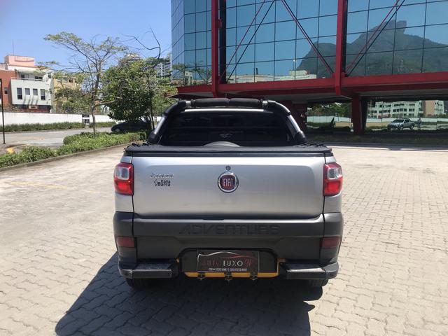 Fiat Strada Adventure cd 3 portas automática 1.8 flex com GNV completa - Foto 4