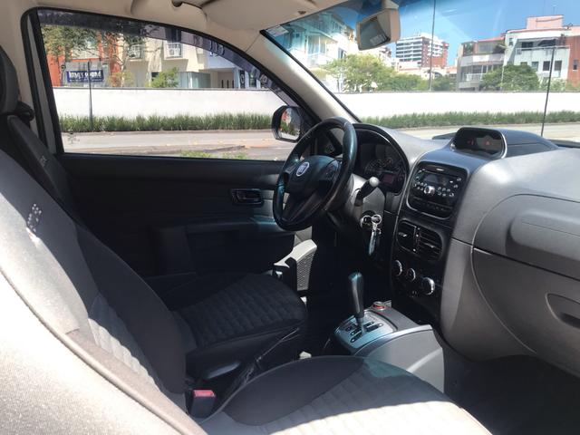 Fiat Strada Adventure cd 3 portas automática 1.8 flex com GNV completa - Foto 16