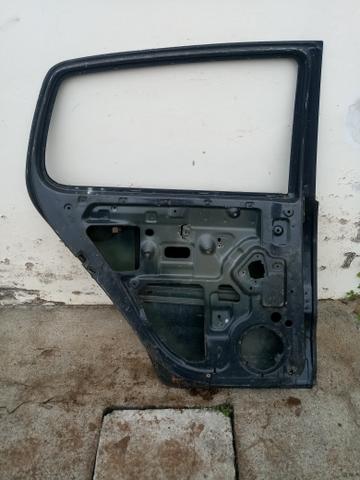 Porta traseira esquerda fox - Foto 2