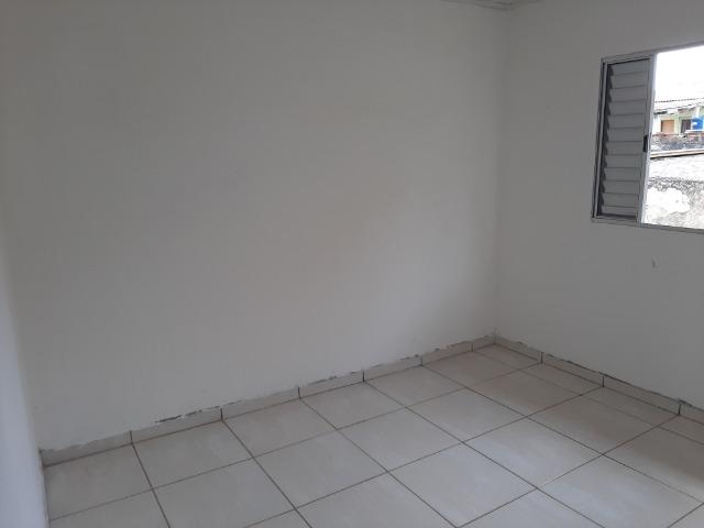 Aluga casa, quarto , sala , cozinha, banheiro e área de serviço