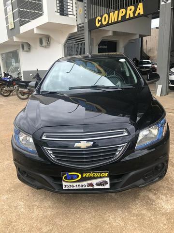 Chevrolet - Onix LT - 2013
