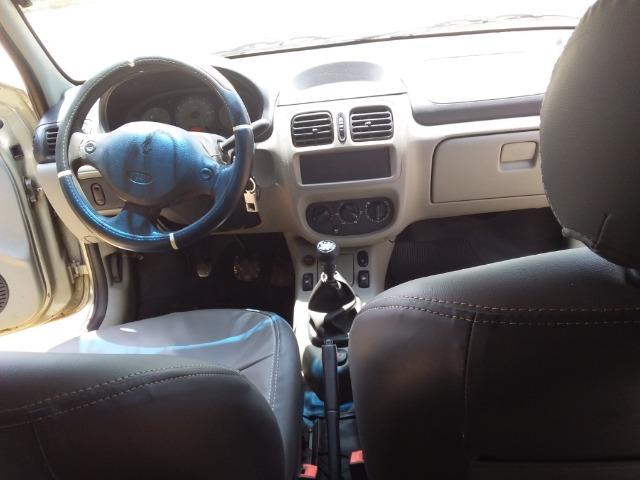 Clio sedã - Foto 3