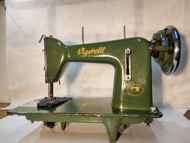 Maquina De Costura Reta Vigorelli Doméstica Verdinha - Foto 2