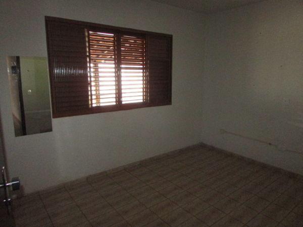 Casa com 3 quartos - Bairro Jardim Planalto em Goiânia - Foto 13