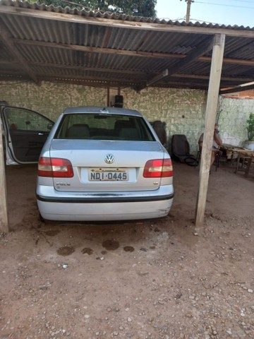 VENDO POLO SEDAN