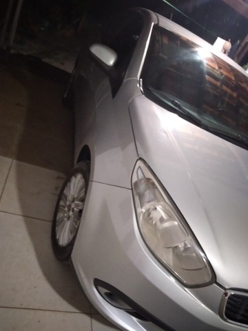 SIENA2017 MOTOR1.6 C/GNV G5 À 8 MESES