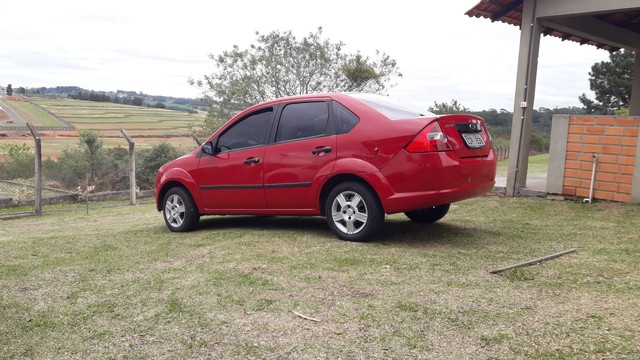 FIESTA SEDAN 2009