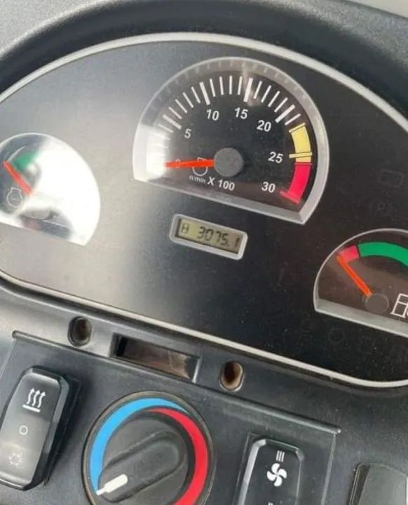 CATERPILLAR 416 F 2 ANO 2020 4X4 CABINDA COMPLETA. 3.075 - Foto 6