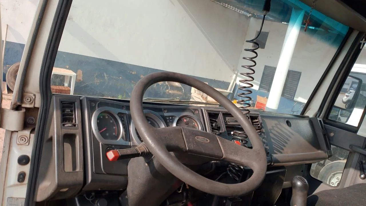 Caminhão Ford Cargo 815e -   - Foto 5