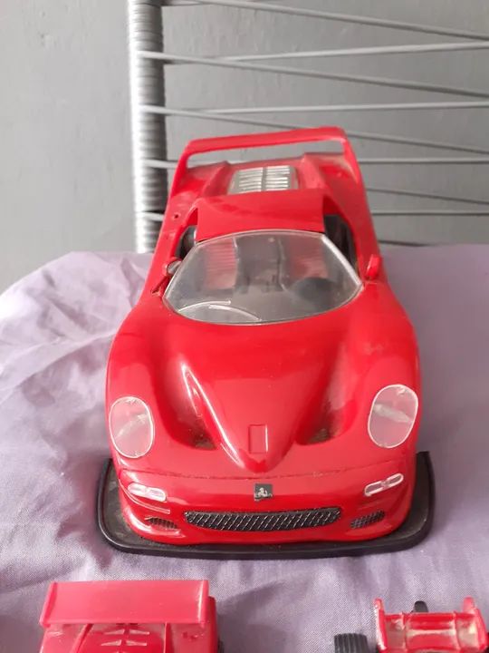 Carros de corrida Ferrari em miniatura - Foto 6