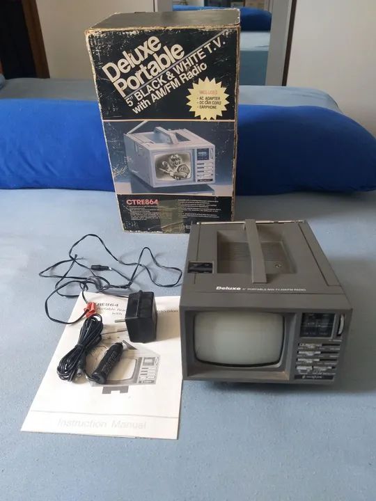 Televisão Portátil Deluxe 5 polegadas Preto e Branco com Rádio AM