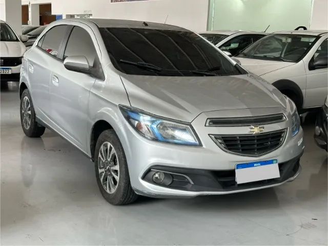 CHEVROLET - ONIX - 2013/2013 - Prata - R$ 44.900,00 - Stefani Automóveis -  Bom Princício