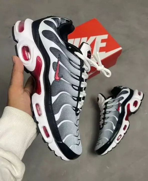 Tênis NIKE AIR MAX TN PLUS CINZA / LINHA PREMIUM (Nº 38 AO 43) - A PRONTA ENTREGA
