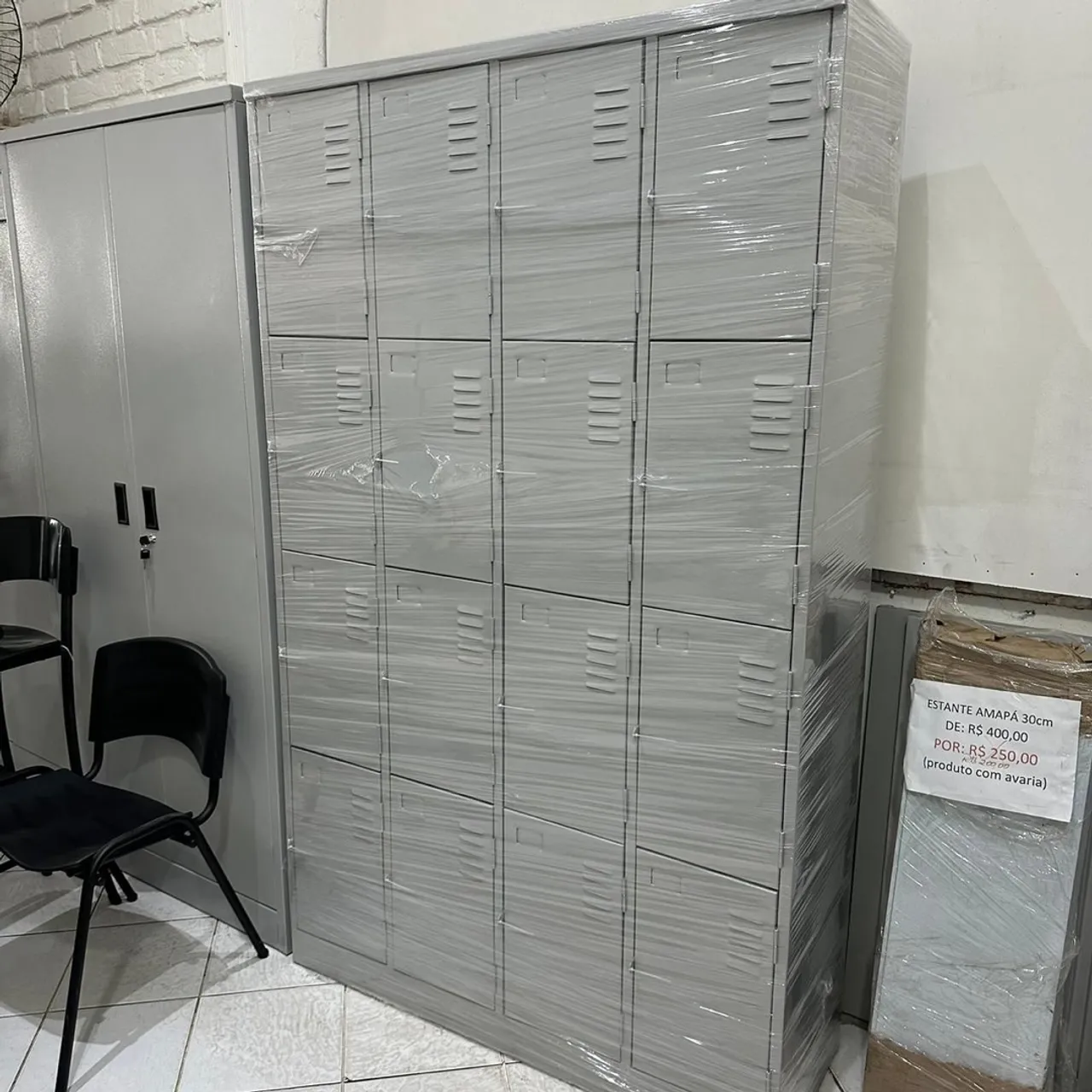Entrego hoje roupeiro 16 portas de aço