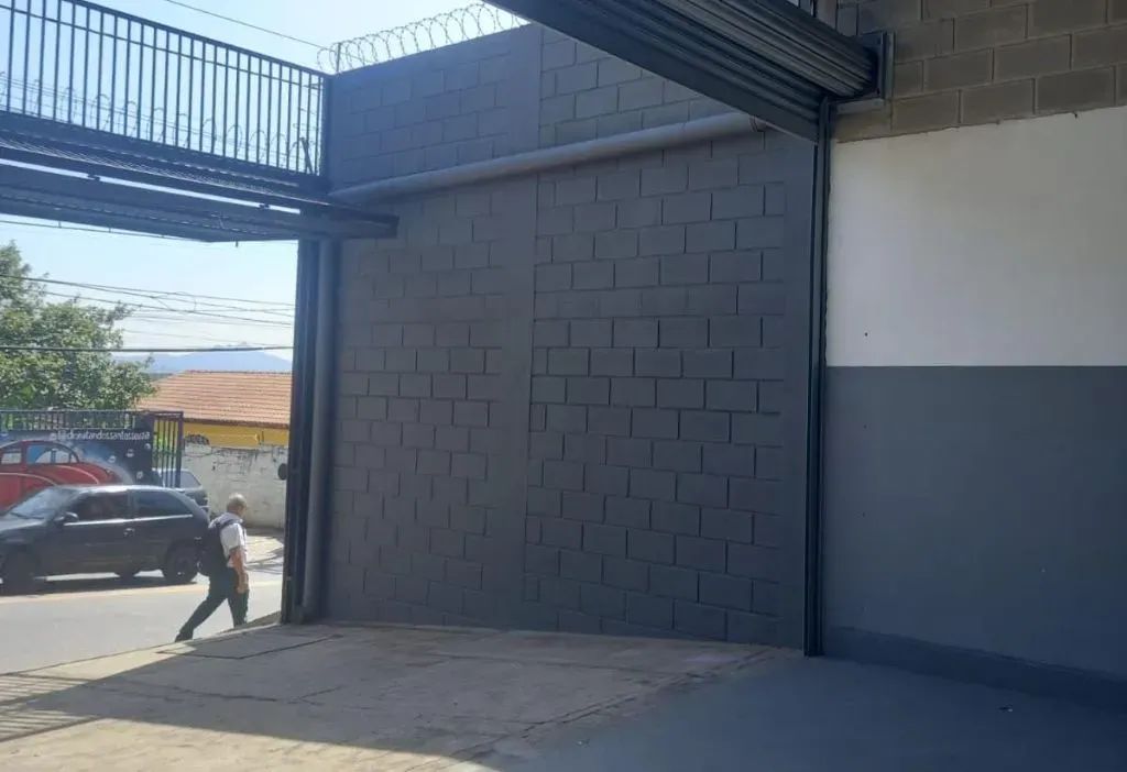 Barracão comercial à venda na Vila Santa Terezinha, Carapicuíba - Foto 2