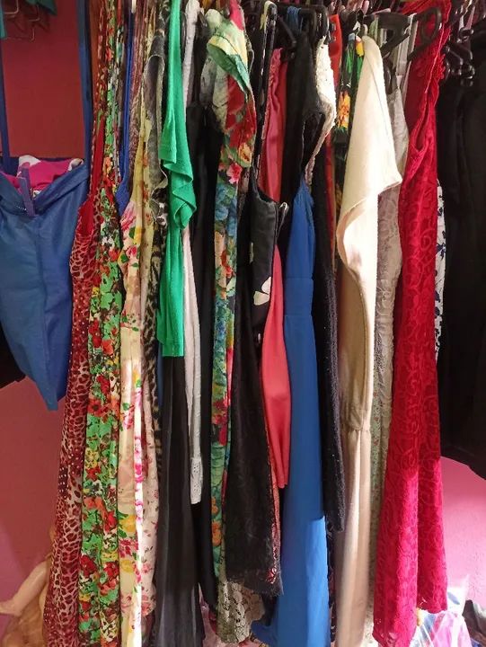 15 vestidos para revenda em brechó  - Foto 2