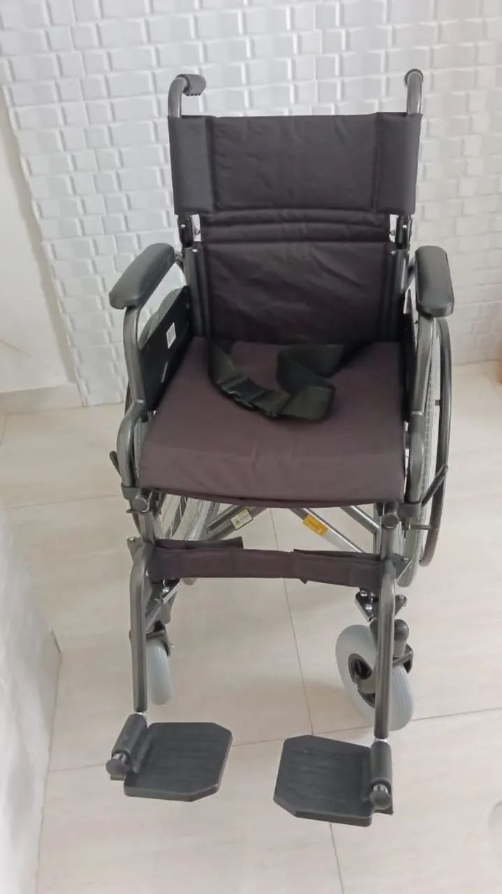 Cadeira de rodas NOVA
