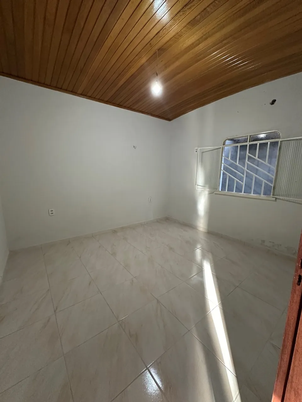 Aluga-se apartamento no bairro Jardim Floresta