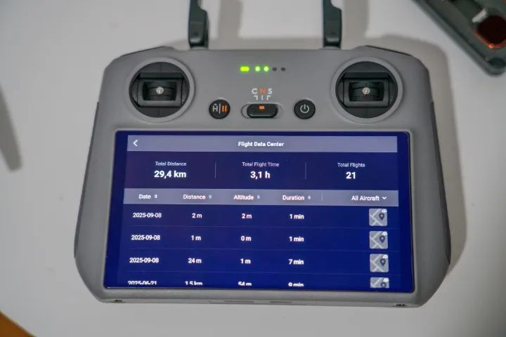 Drone DJI Mini 4 Pro FlyMore Combo - Foto 3