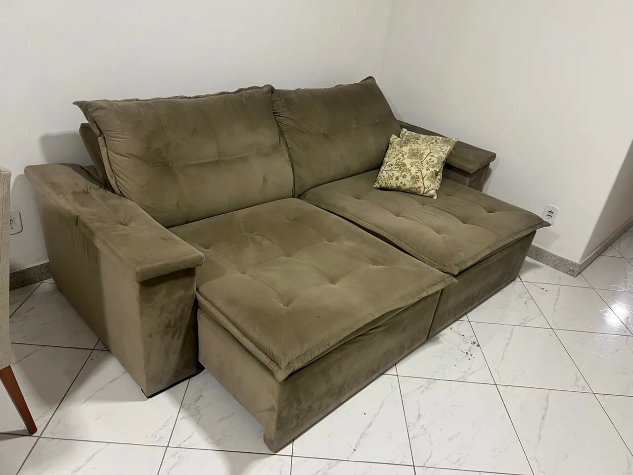 SOFA RETRÁTIL SEMINOVO