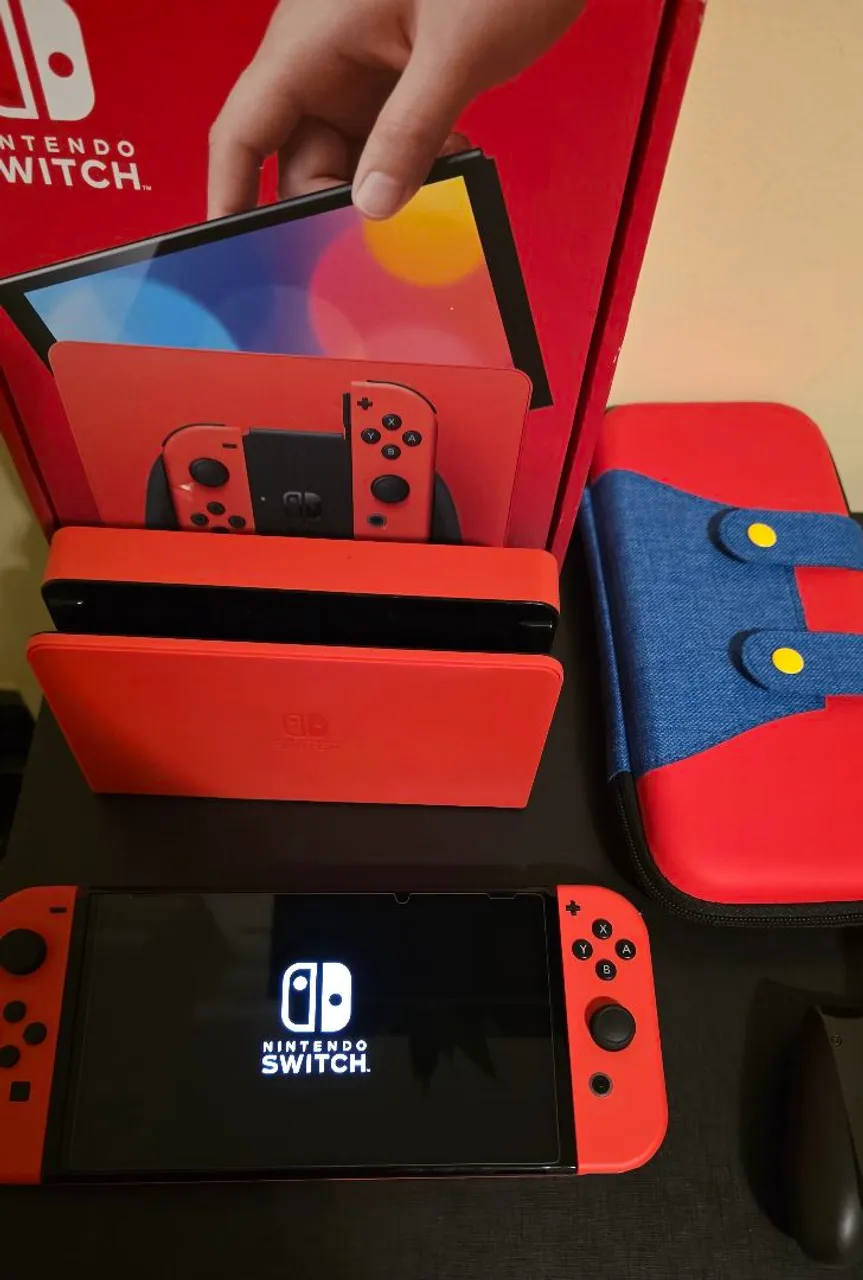 Nintendo Switch OLED  - Edição Especial Mario Red
