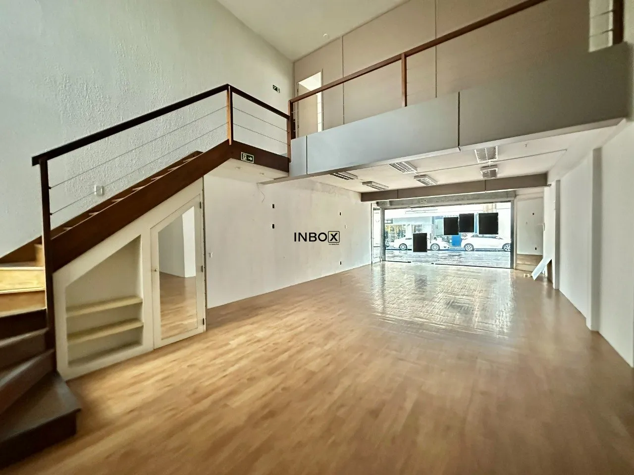 INBOX CIA IMOBILIÁRIA ALUGA- SALA COMERCIAL LOCALIZADA NO BAIRRO CENTRO EM BENTO GONÇALVES