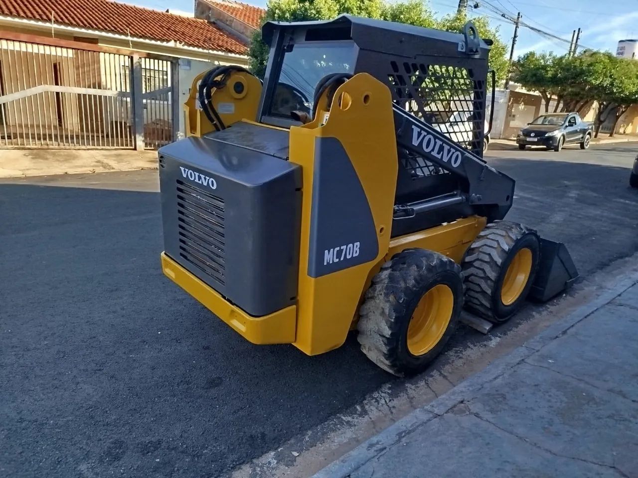 Mini Carregadeira Volvo MC70B Bob Cat Revisada - Foto 3