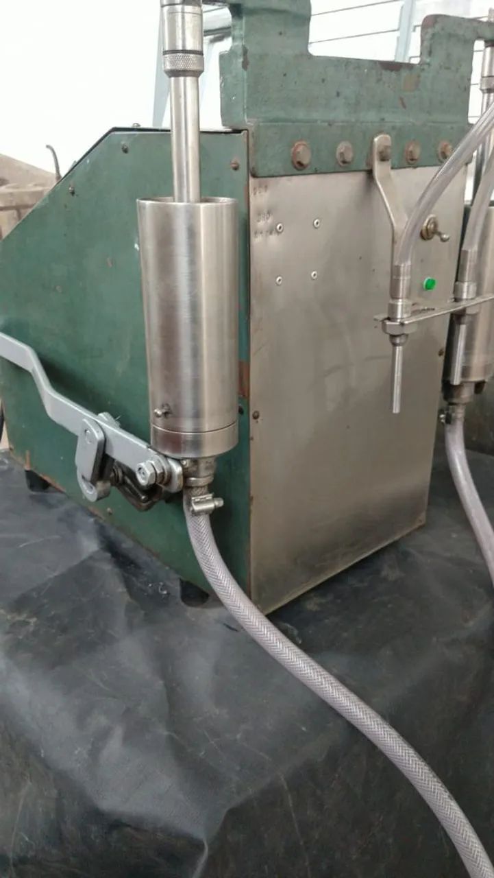 Máquina envasadora 2 bicos (aceito troca) - Foto 2