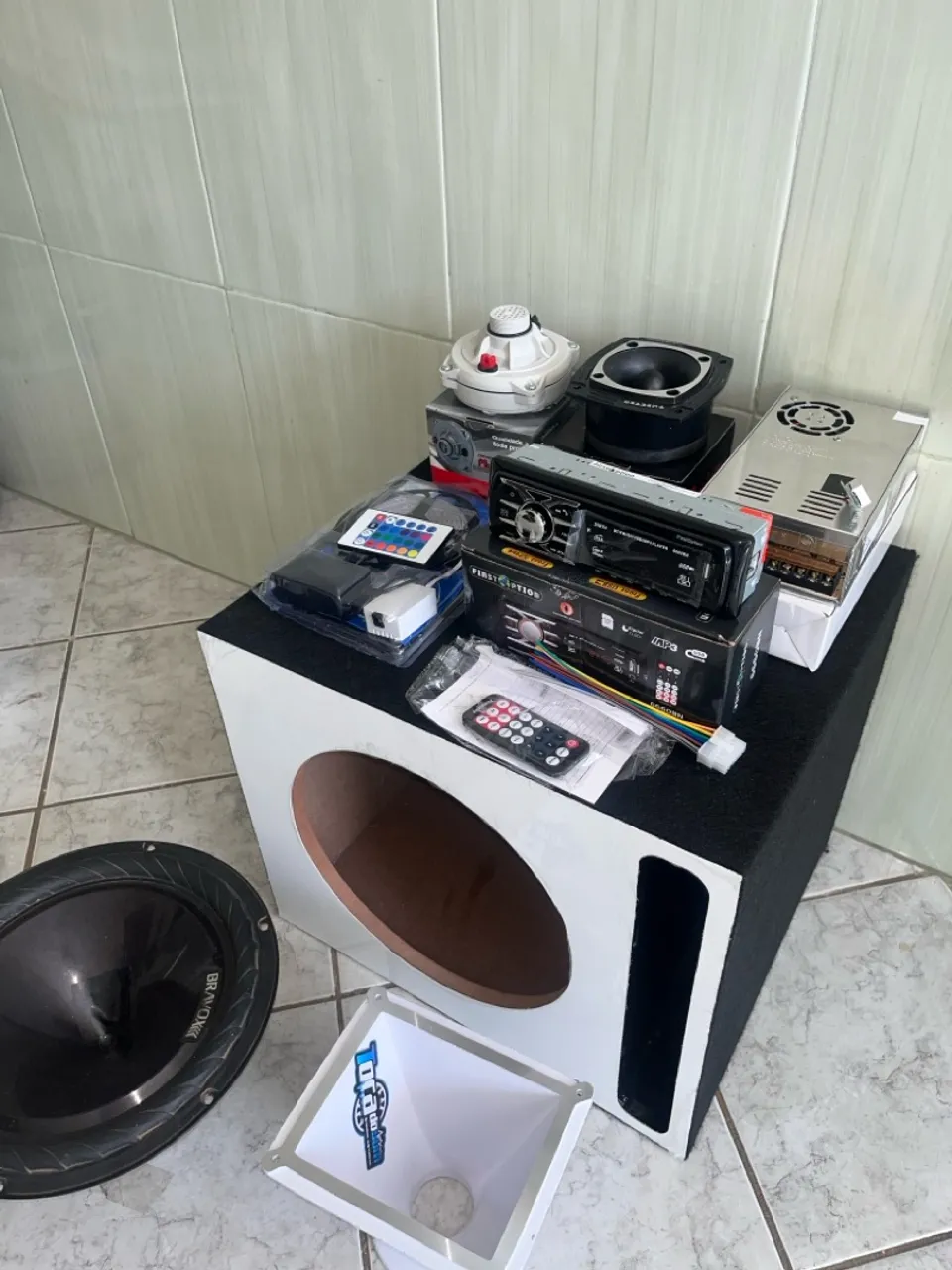 Peças de som automotivo