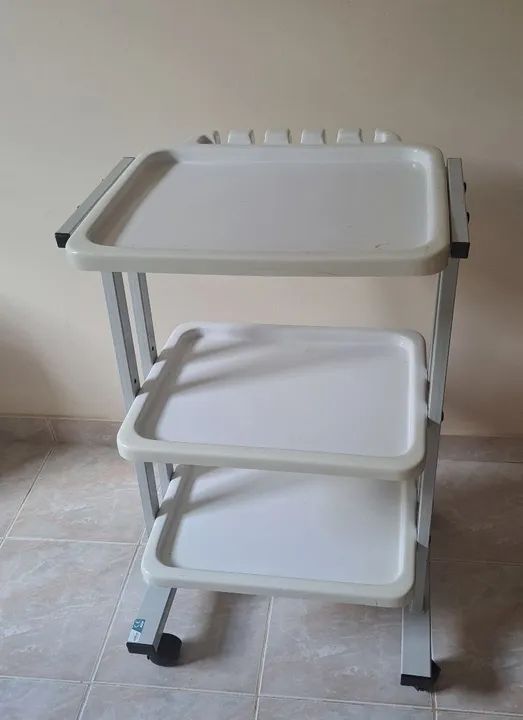 Carrinho auxiliar de 3 prateleiras para aparelhos de estética  - Foto 2