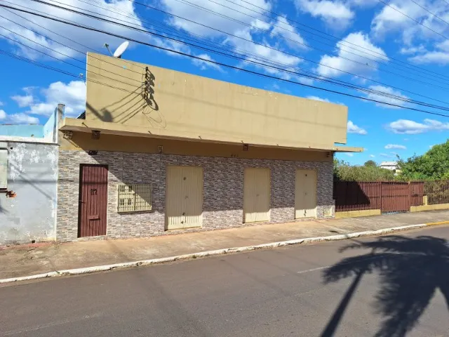 Residência com 2 salas comerciais