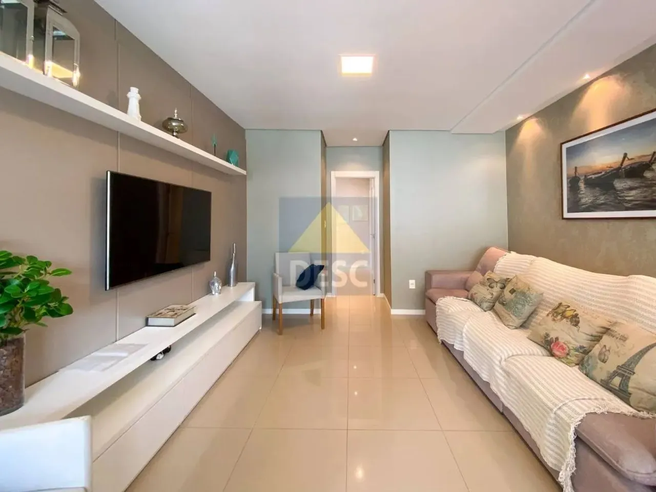 Apartamento diferenciado com Piscina para locação anual no Ed. Solar di Gênova