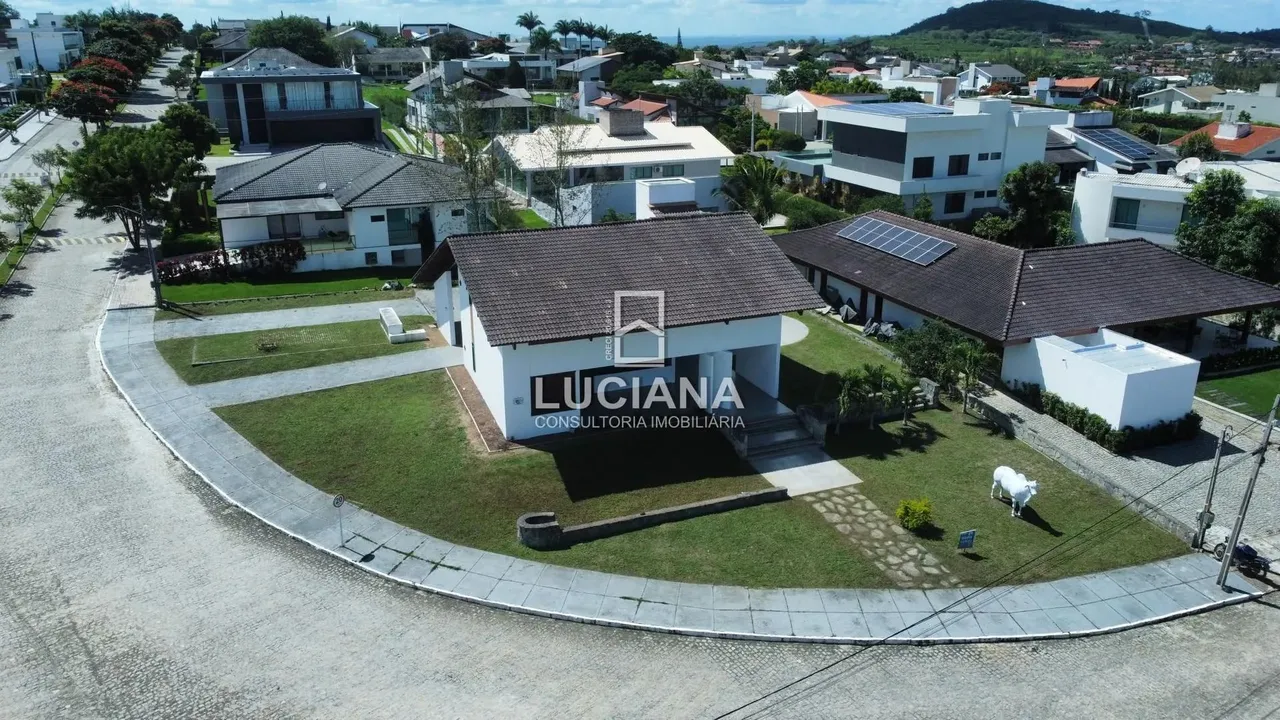 Incrível! Casa com 4 suítes em Excelente Condomínio em Gravatá/PE