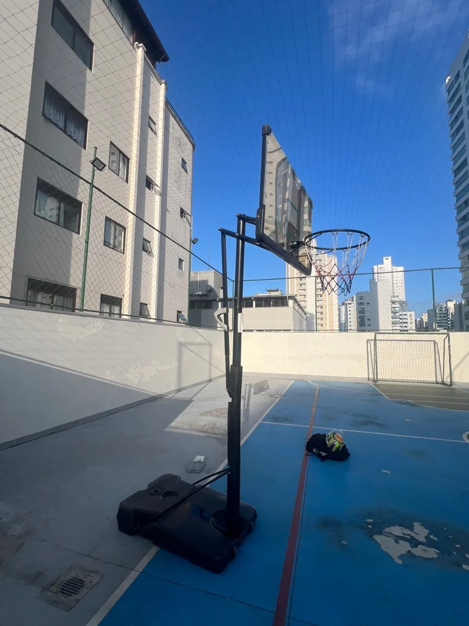 TABELA DE BASQUETE MÓVEL, RETRÁTIL E ALTURA OFICIAL