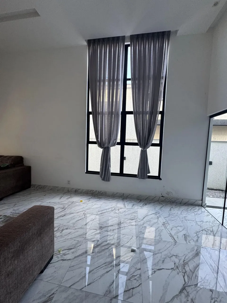 Condomínio Monte Carlo - Casa com 3/4 nova - para locação
