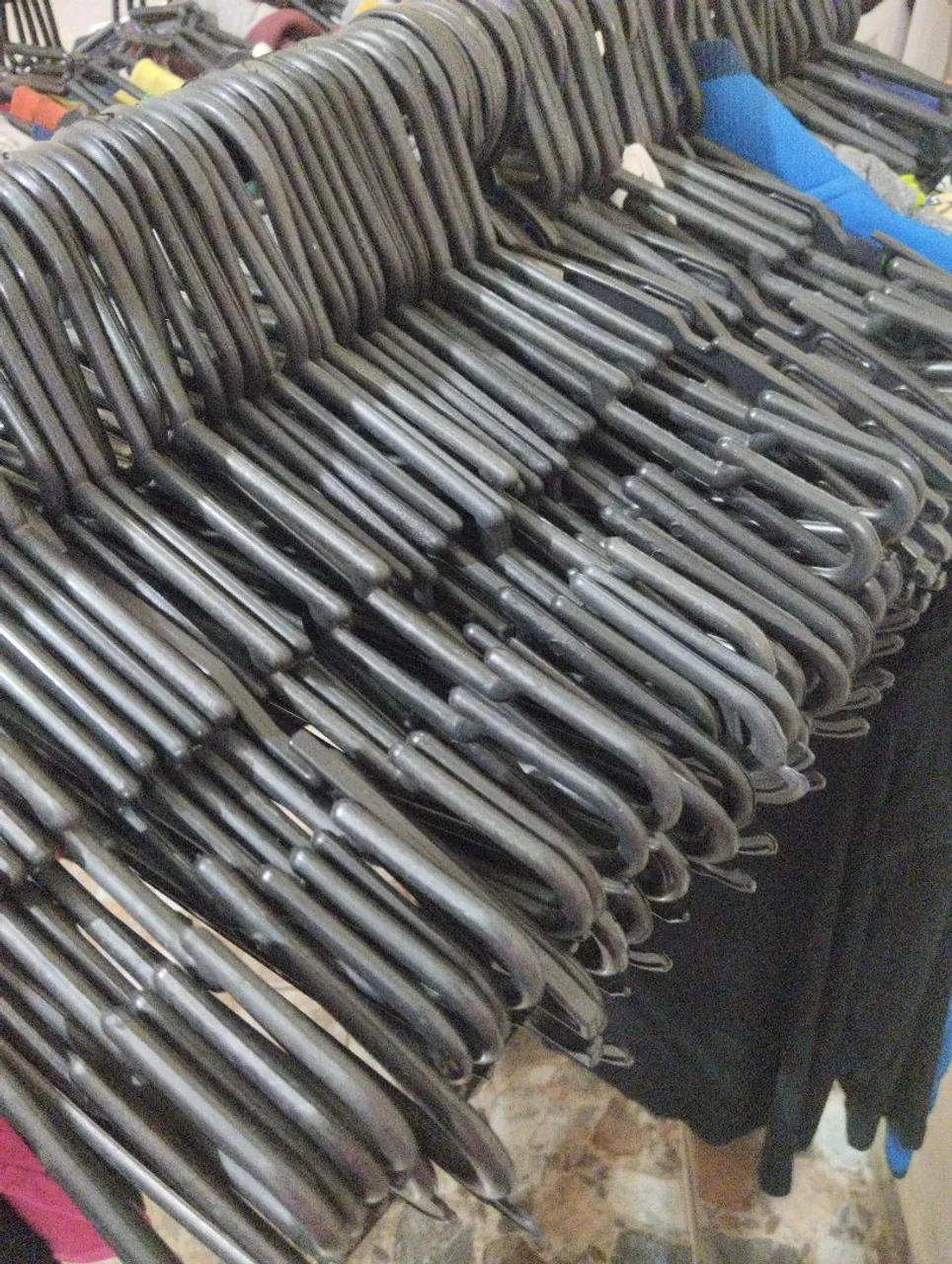Cabides de plástico para roupas