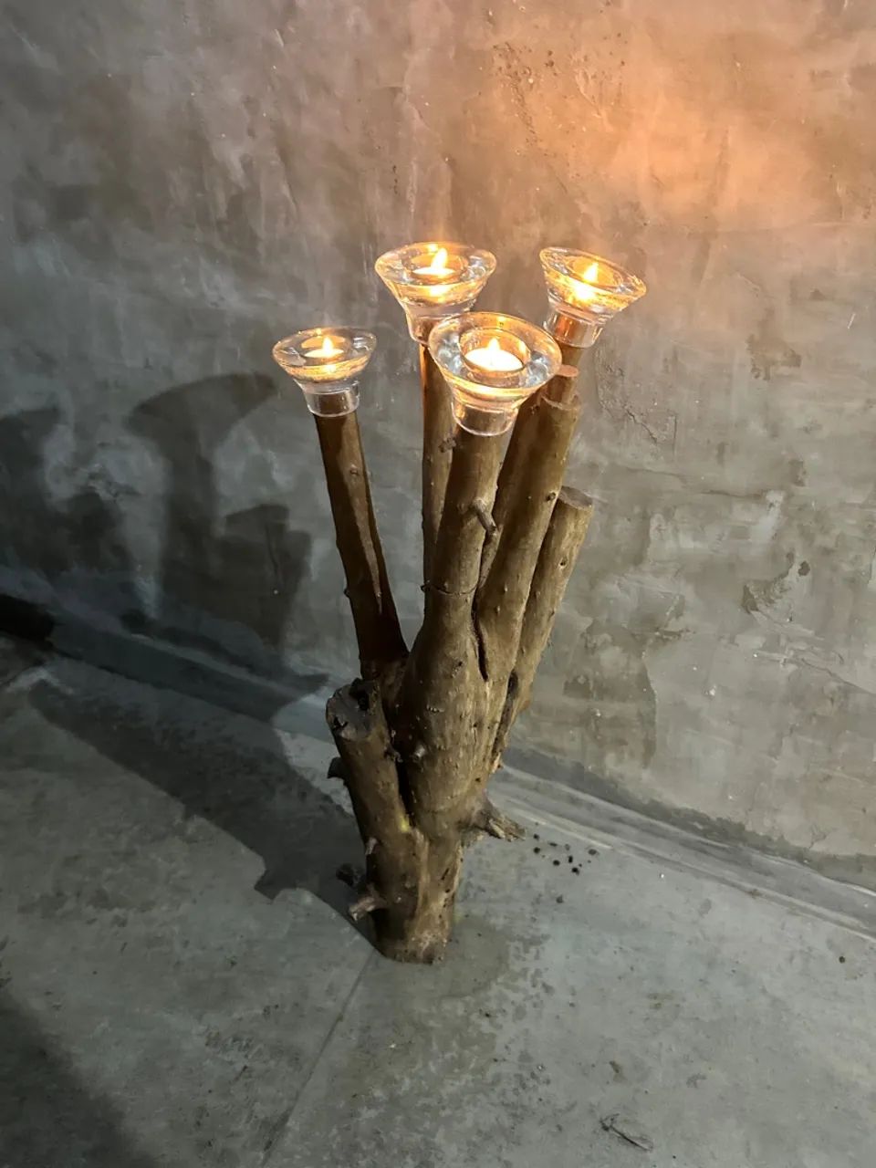 Decoração rústica Castiçal de madeira rústico com 4 velas