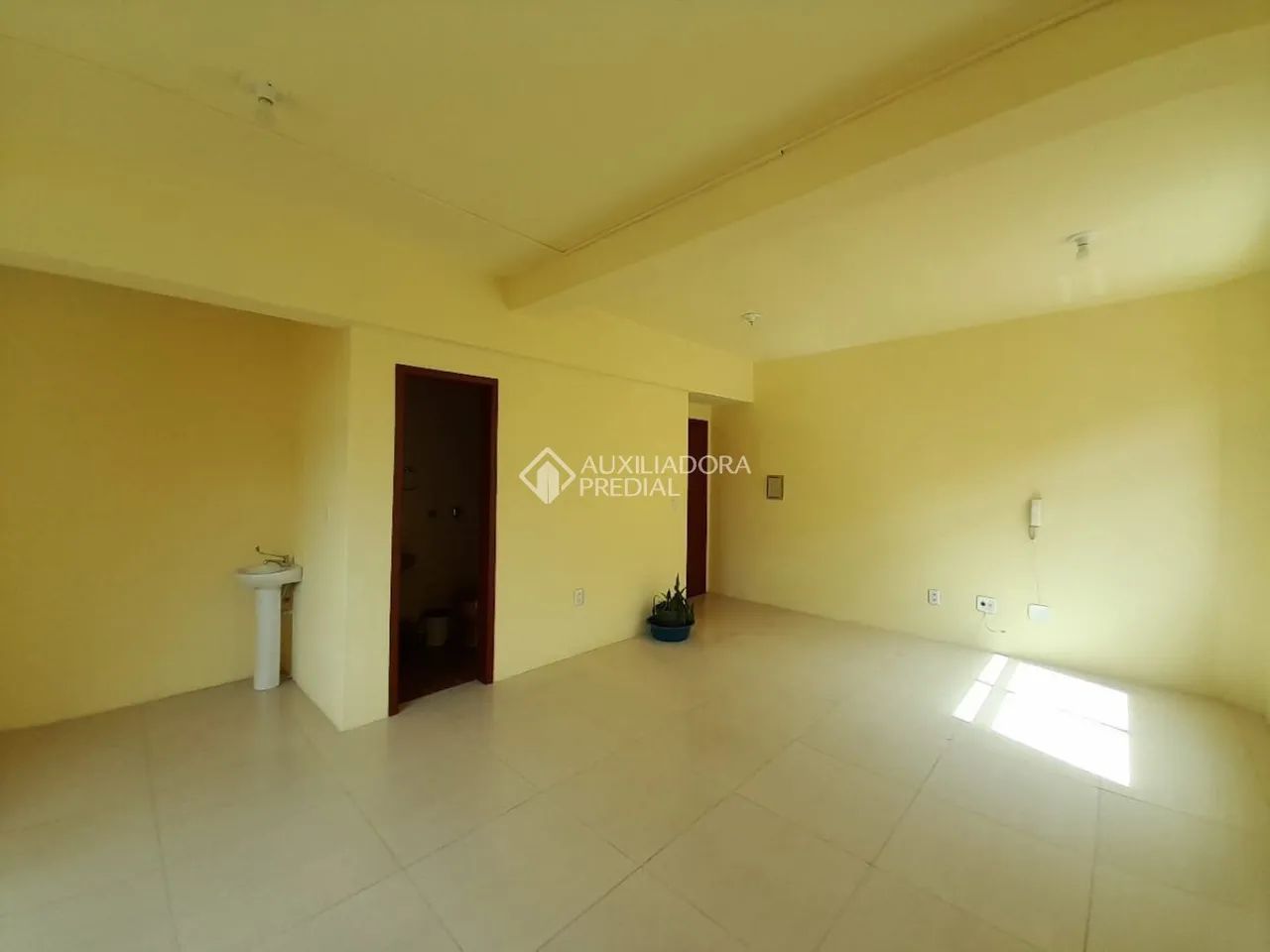 Sala comercial Bairro Cristo Redentor em Porto Alegre - Foto 3