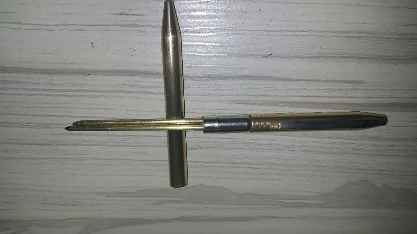 Caneta esferográfica Chromatic dourada americana com tinta vermelha e azul anos 70 - Foto 3