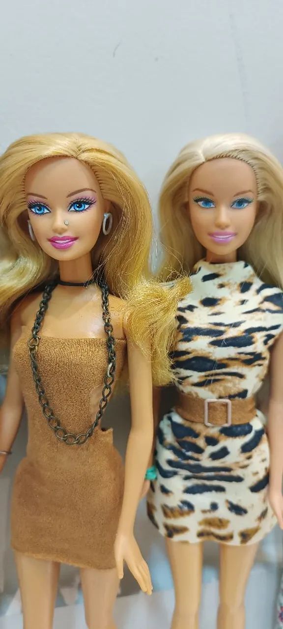 5 Bonecas Barbie - Diversas Roupas e Acessórios - Foto 3