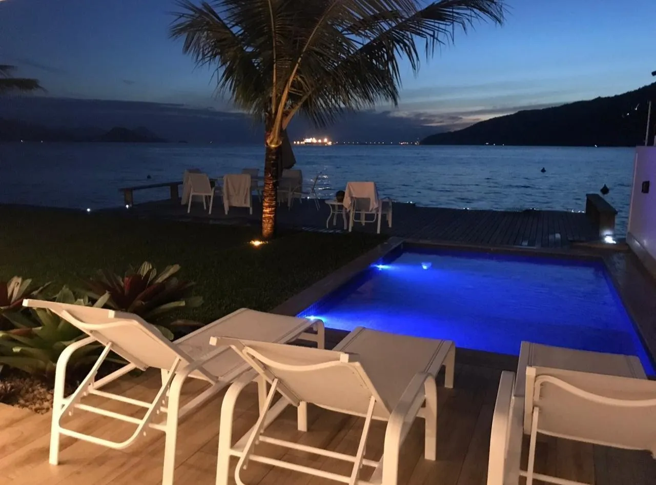 Casa de Condomínio em Portogalo - Angra dos Reis