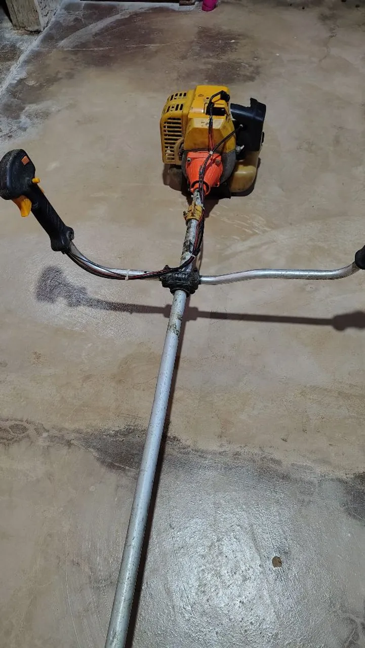 Roçadeira a gasolina