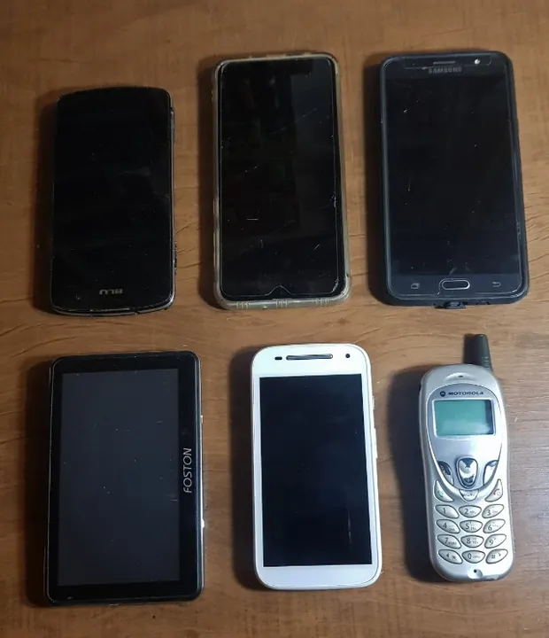 5 Celulares p/ Retirada de Peças ou Coleção Samsung Motorola