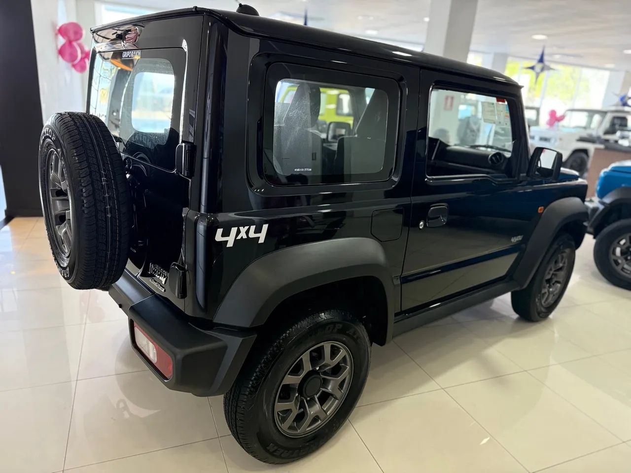 Jimny Sierra 4You MANUAL 2025 - 0km - Douglas 9 8 3 3 2 8 7 1 1  - Foto 4