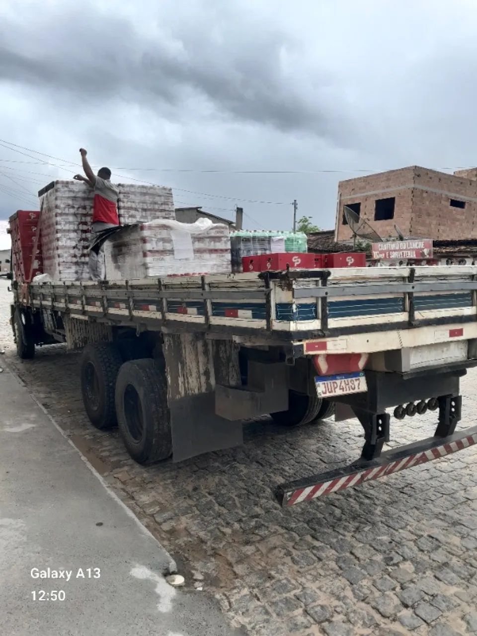 Ford cargo 2422 ano e modelo 2005 , Troco em carro do meu interesse são Tel. *69 - Foto 3