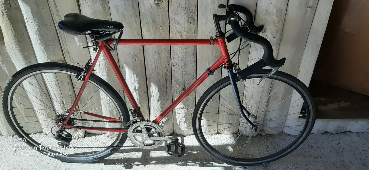 Bicicleta de Estrada Vermelha